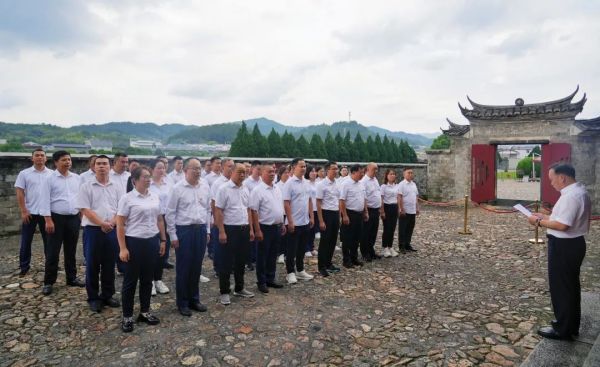 湖南駿達集團有限公司,長沙城市交通,校車運營,安保服務,新能源科技