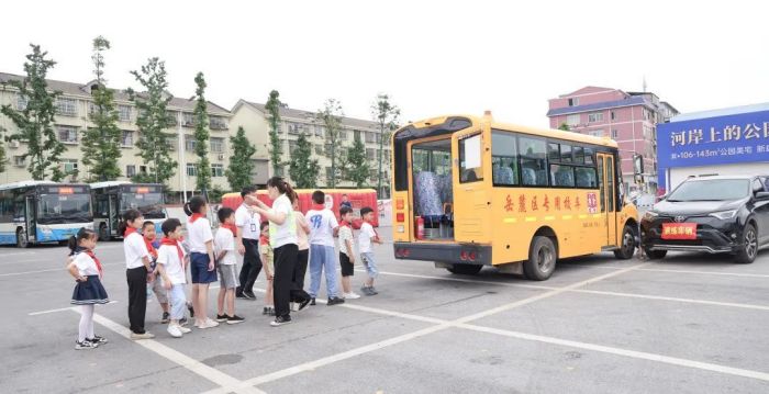 湖南駿達集團有限公司,長沙城市交通,校車運營,安保服務,新能源科技