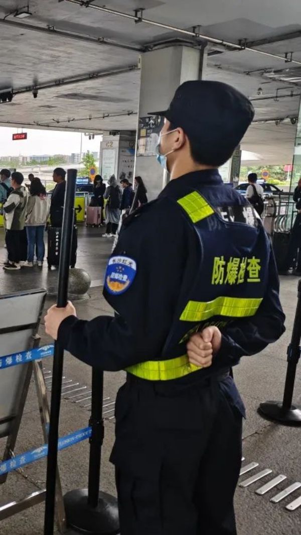 湖南駿達集團有限公司,長沙城市交通,校車運營,安保服務,新能源科技