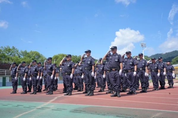 湖南駿達集團有限公司,長沙城市交通,校車運營,安保服務,新能源科技