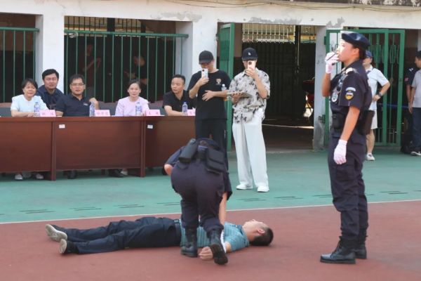 湖南駿達集團有限公司,長沙城市交通,校車運營,安保服務,新能源科技