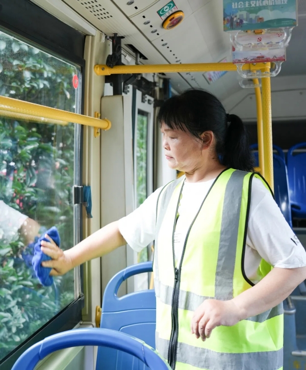 湖南駿達集團有限公司,長沙城市交通,校車運營,安保服務,新能源科技